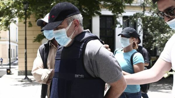 Δίκη ψευτογιατρού – Καταθέτει θύμα του που του απέσπασε 200.000 ευρώ [Bίντεο]