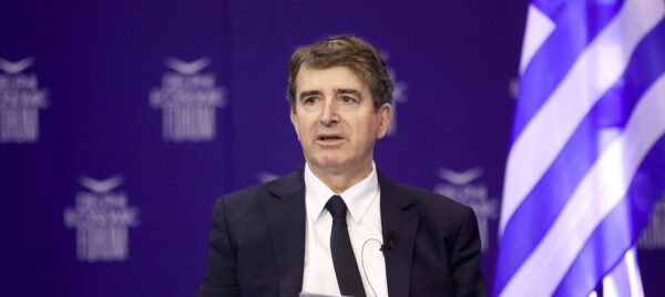 Χρυσοχοΐδης: «Κάθε βράδυ συλλαμβάνονται έως και 70 κακοποιητές» – Τι είπε για τους Ρόμα και τον χαρακτηρισμό «μπάτσος»