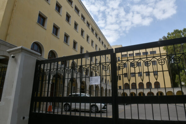 Μονή Πετράκη: Επίθεση με βιτριόλι εναντίον  7 Μητροπολιτών  από ιερέα