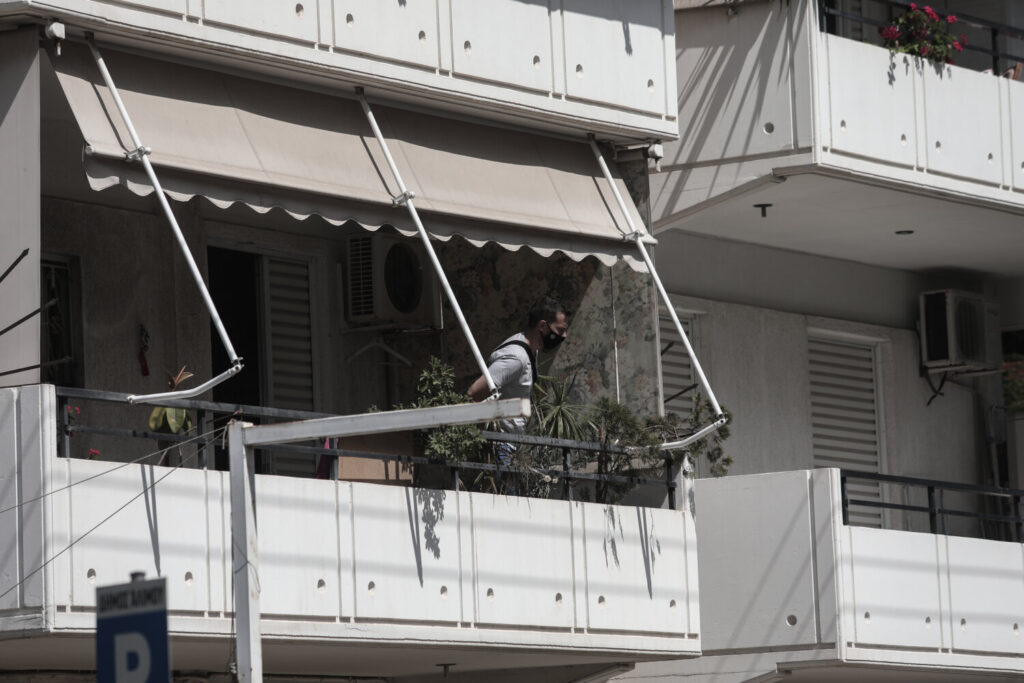 Συνελήφθη αυτός που πυροβόλησε την πολυκατοικία στον Άλιμο