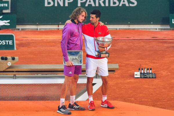 Προηγείται με 2-0 σετ ο Τζόκοβιτς έναντι του Τσιτσιπά