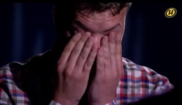 Λευκορωσία: Νέα «ομολογία» Προτάσεβιτς στην κρατική τηλεόραση – Κλαίει και «επαινεί» τον Λουκασένκο (video)