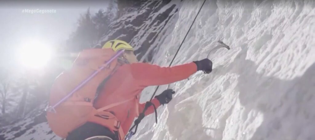 Απίστευτο: Κινέζος τυφλός ορειβάτης κατέκτησε το Έβερεστ (video)