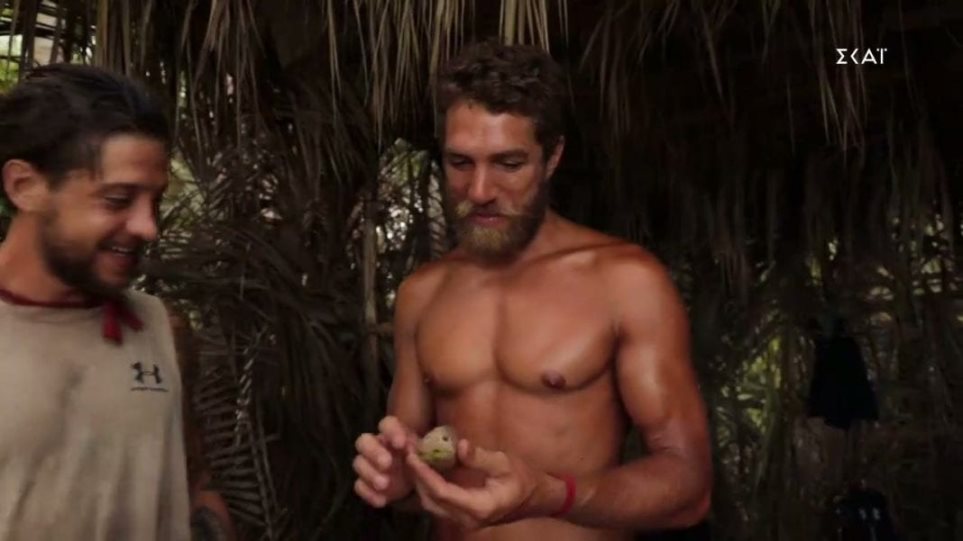 Survivor: O Mπόγδανος πανηγύρισε τη νίκη κατεβάζοντας το σορτς του Κόρο (video)