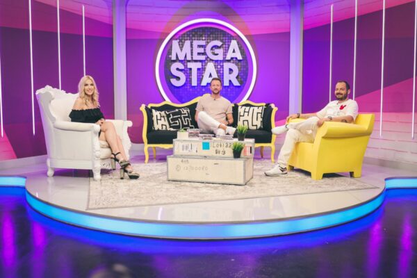 «MEGA STAR»: Με τη Μαντώ Γαστεράτου και τον Αντώνη Δημητριάδη υποδέχονται τον Αντώνη Καραφώτη