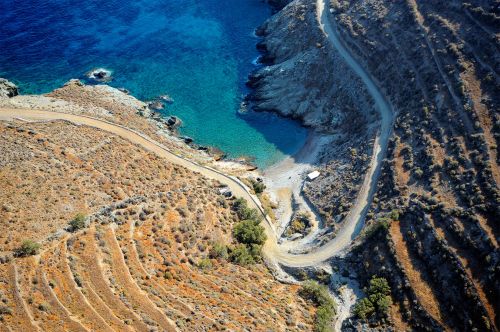 Νεκρή ανασύρθηκε νεαρή γυναίκα από τη θάλασσα στη Φολέγανδρο