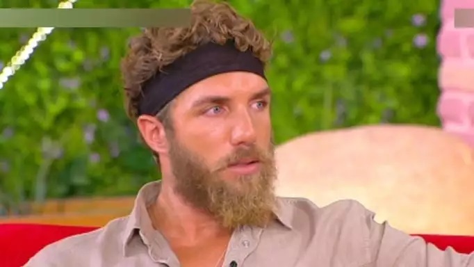 Survivor: Αυτός είναι ο λόγος που ο Κόρομι δεν έδωσε φαγητό στον Τριαντάφυλλο (video)