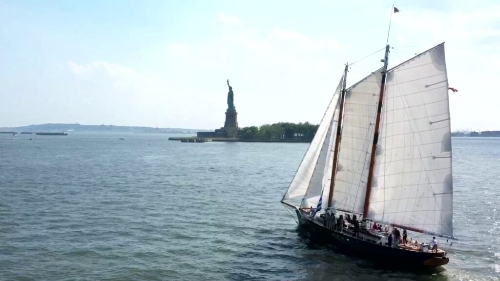 «Sail to Freedom»: Η Νέα Υόρκη γιόρτασε τα 200 χρόνια από την Ελληνική Επανάσταση