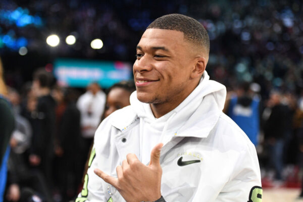 «Αποσύρει την πρότασή της για Εμπαπέ η Ρεάλ Μαδρίτης»