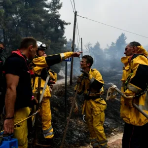 «Έπεσαν ηρωικά στο βωμό του καθήκοντος»: Η Πυροσβεστική για τους δύο νεκρούς στη φωτιά στο Ρέθυμνο