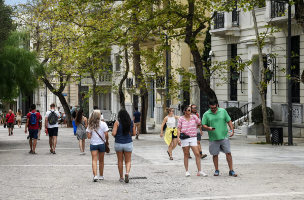 Κορωνοϊός:  2.218  νέα κρούσματα – 250 διασωληνωμένοι – 13 νεκροί