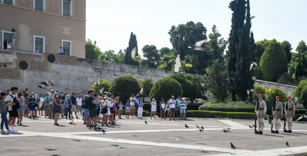 Κορωνοϊός:  2.125 νέα κρούσματα – 331 διασωληνωμένοι – 31 θάνατοι