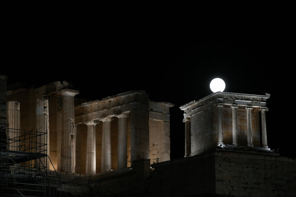 Η μοναδική πανσέληνος του Αυγούστου (εικόνες)