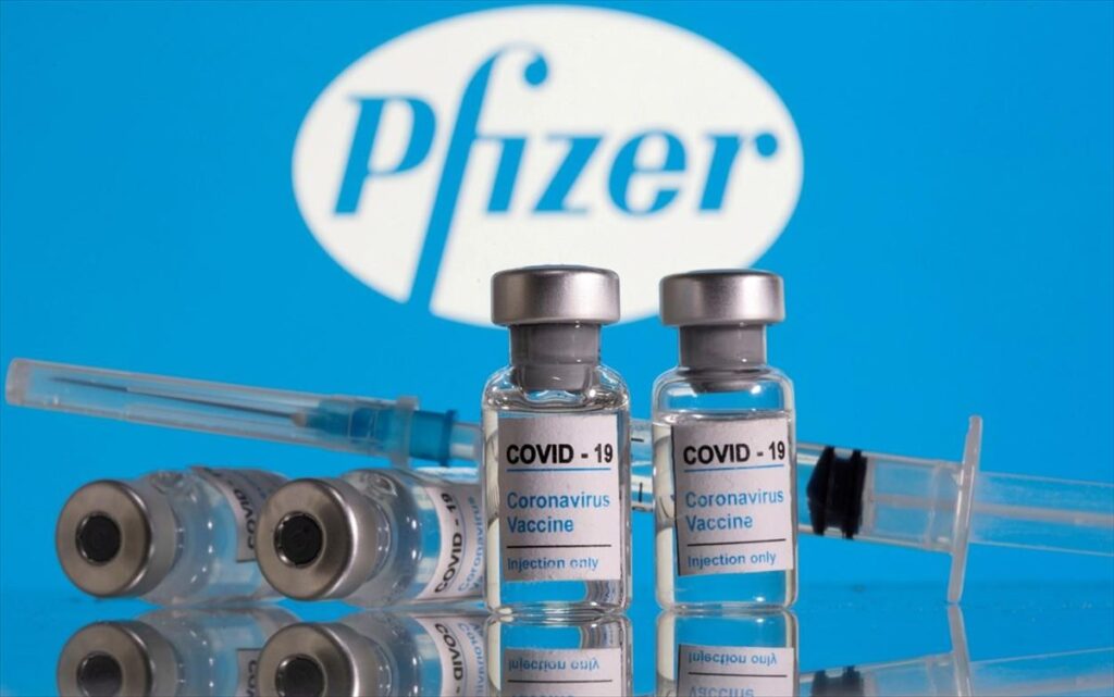 Pfizer: «Μονόδρομος» η τρίτη δόση για την αποτελεσματικότητα του εμβολίου