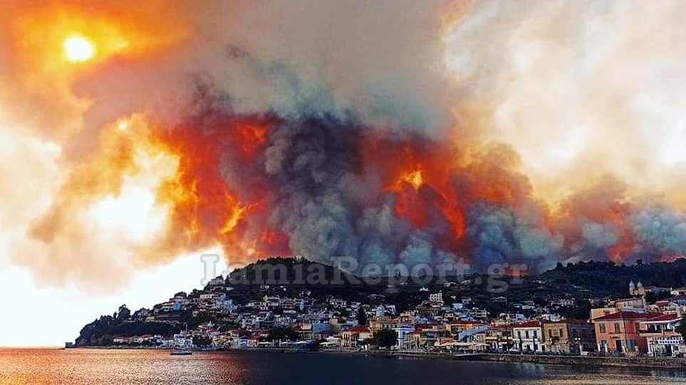 Συνεχίζει να καίει ανεξέλεγκτα η φωτιά στην Εύβοια – Εκκενώθηκαν κι άλλοι οικισμοί