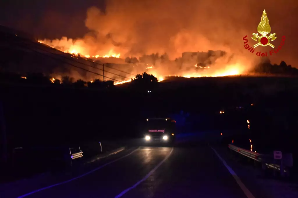 Πρωτοφανής καύσωνας στην Ιταλία: Πανευρωπαϊκό ρεκόρ με 48,8 βαθμούς στις Συρακούσες