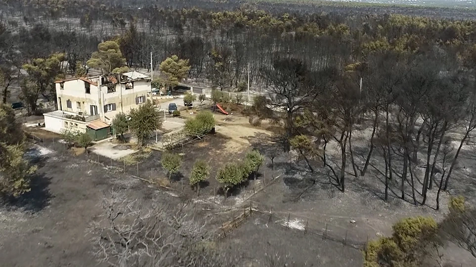 Φωτιά στη Βαρυμπόμπη: Συγκλονιστικό βίντεο από drone δείχνει το μέγεθος της καταστροφής