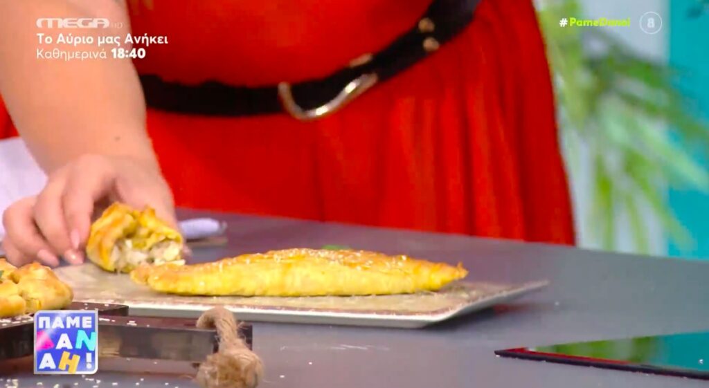 Ο chef Τίμος Ζαχαράτος ετοιμάζει τυρόπιτα με φύλλο κουρού! [Βίντεο]