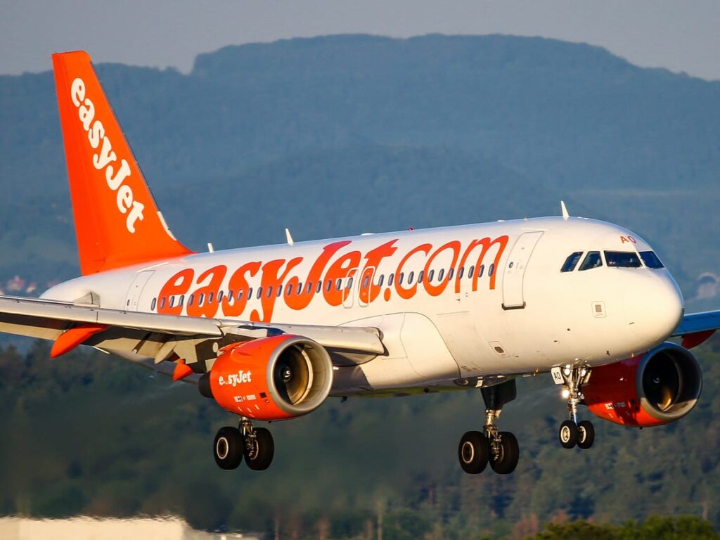 Η EasyJet απέρριψε πρόταση εξαγοράς – Σχέδιο για άντληση κεφαλαίων ύψους 1,2 δισ. στερλινών