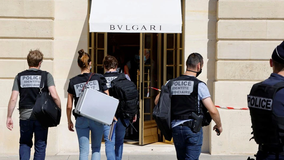 Παρίσι: Ένοπλη ληστεία σε κοσμηματοπωλείο του Bvlgari με λεία 10 εκατ. ευρώ (βίντεο)