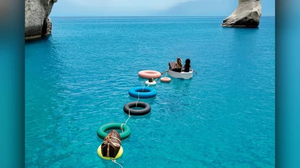 Ο οίκος Louis Vuitton επέλεξε τη Μήλο για τη νέα καμπάνια του (video)