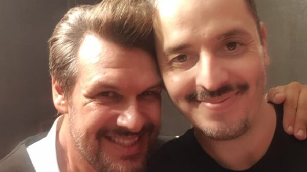 Ο Πάνος Κιάμος έδωσε το μικρόφωνο στον Αλέξανδρο Τσουβέλα και έγινε χαμός!