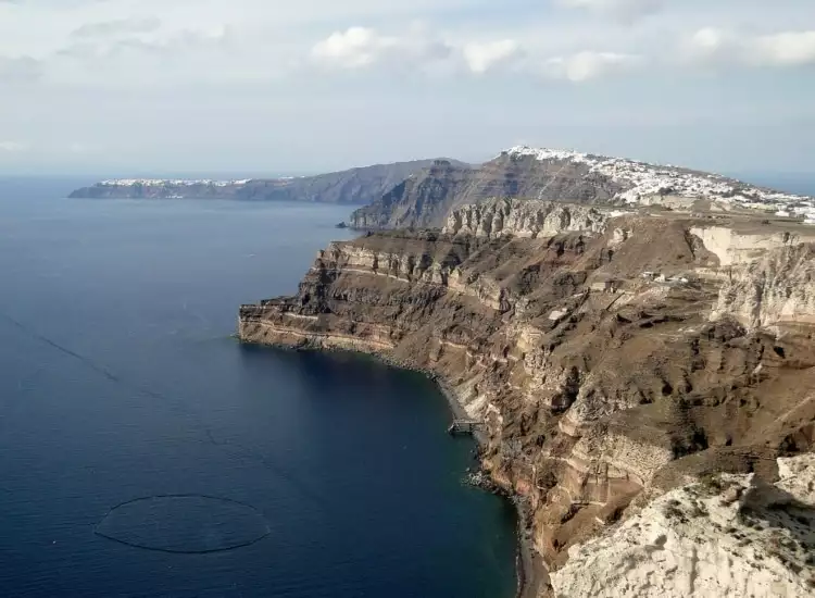 Στο βυθό της Σαντορίνης ψάχνουν τη χαμένη Ατλαντίδα – Τι κρύβει η Καλντέρα (video)