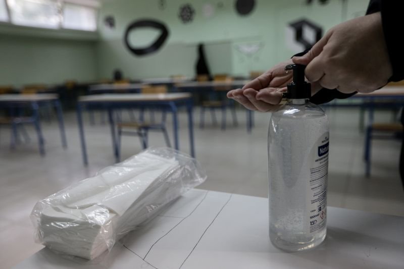 Ηλεία: Πατέρας αρνητής απείλησε ότι θα σκοτώσει τη διευθύντρια του σχολείου