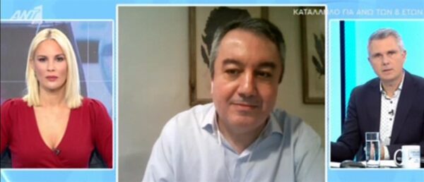 Μόσιαλος: «Διαφωνώ με τα sms στους ανεμβολίαστους, θα φέρουν αντίθετο αποτέλεσμα»