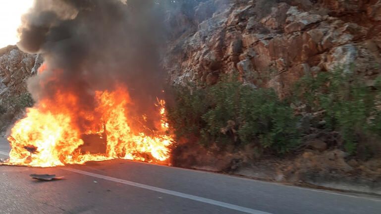 Kρήτη: Παρανάλωμα του πυρός αυτοκίνητο στον ΒΟΑΚ – Δείτε φωτογραφίες