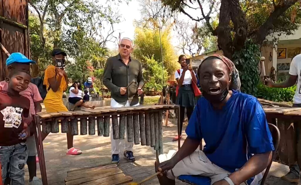 Οι «ΕΙΚΟΝΕΣ» με τον Τάσο Δούση συνεχίζουν το ταξίδι τους στην μαγευτική Ζιμπάμπουε