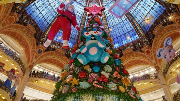 Το «TRAVEL GUIDE» ταξιδεύει στο γιορτινό Παρίσι