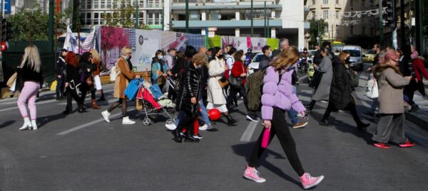 Κορωνοϊός: 103 θάνατοι, 5.087 νέα κρούσματα, 702 διασωληνωμένοι