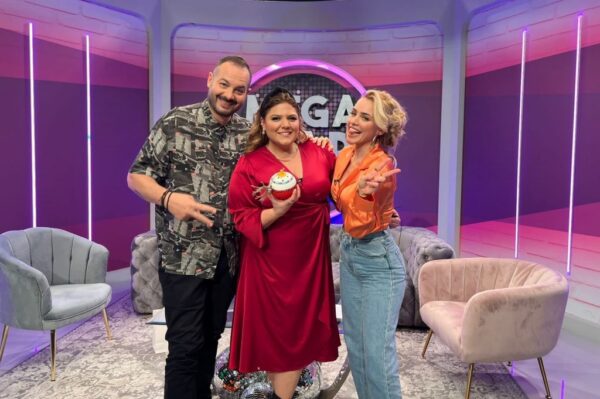 Mega Star- Αυλαία για το 2022 με Δανάη Μπάρκα, Αργυρό και Evangelia