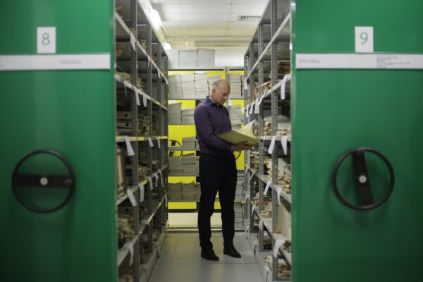 ΚΑΤΑΣΤΡΟΦΕΣ ΚΑΙ ΘΡΙΑΜΒΟΙ – 4ο επεισόδιο – Από τη διχόνοια στο θαύμα