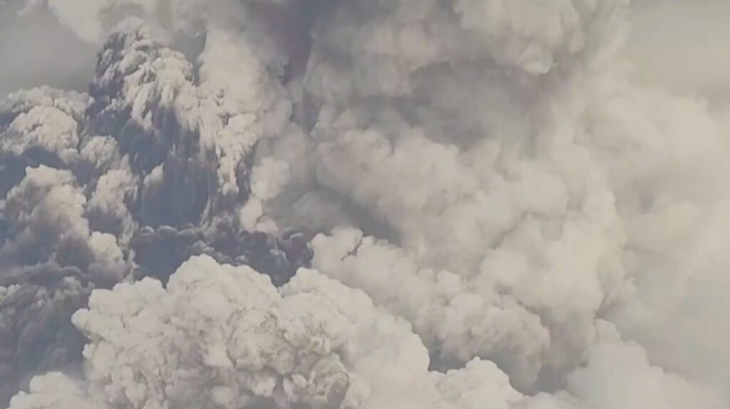 Κοσμογονικές εικόνες από την υποθαλάσσια ηφαιστιακή έκρηξη στα νησιά Τόνγκα [βίντεο]