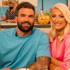 «Είμαστε όλοι μαζί σου, για πάντα» – Ο Δημήτρης Αλεξάνδρου στηρίζει την Ιωάννα Τούνη στη δίκη για το revenge porn