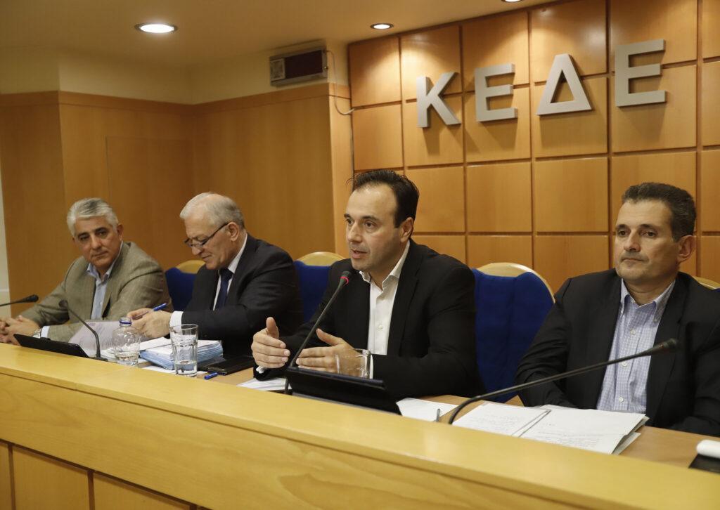 ΚΕΔΕ: Στον «αέρα» τα οικονομικά των Δήμων από τις αυξήσεις στην ενέργεια