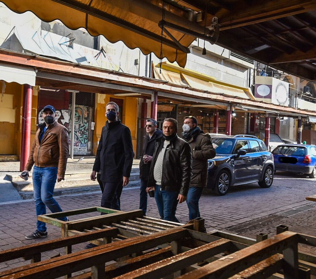 Δήμος Αθηναίων: Ανακατασκευάζονται οι υπαίθριοι χώροι πώλησης της Βαρβακείου