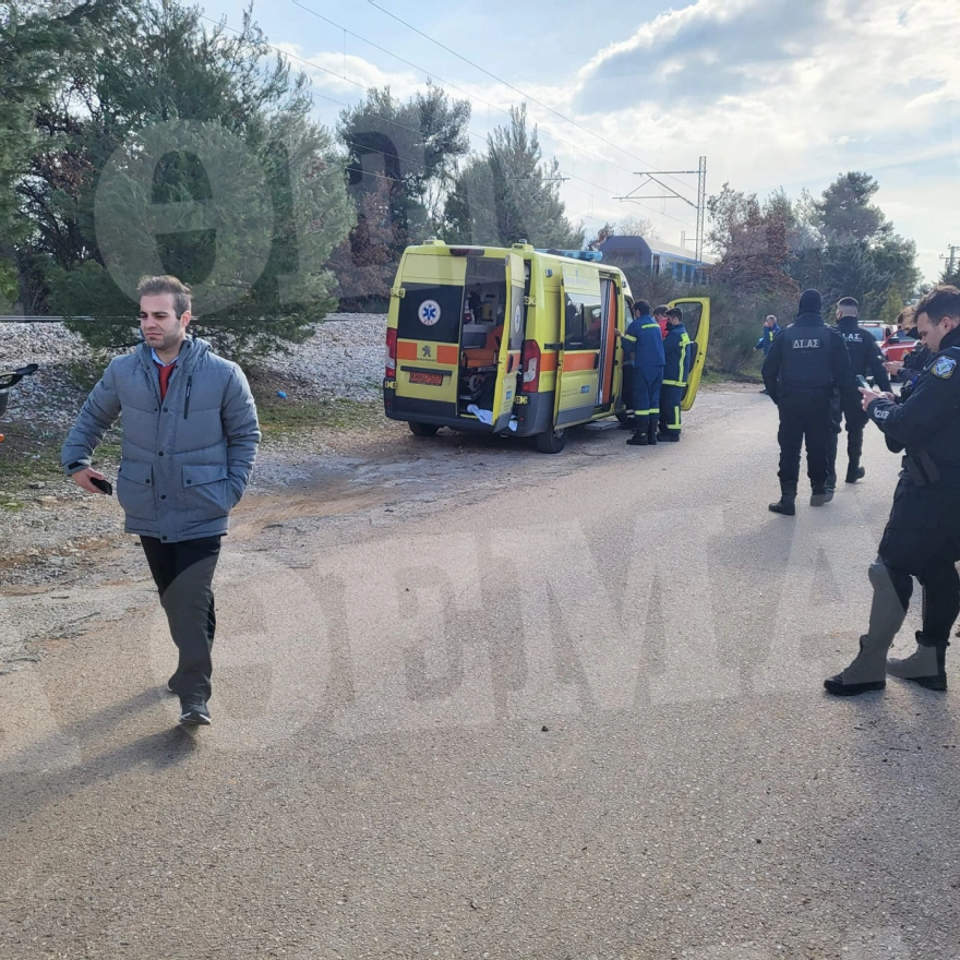 Αυτοκτονία –σοκ στο Κρυονέρι: 46χρονη ξάπλωσε στις ράγες και την παρέσυρε το τρένο