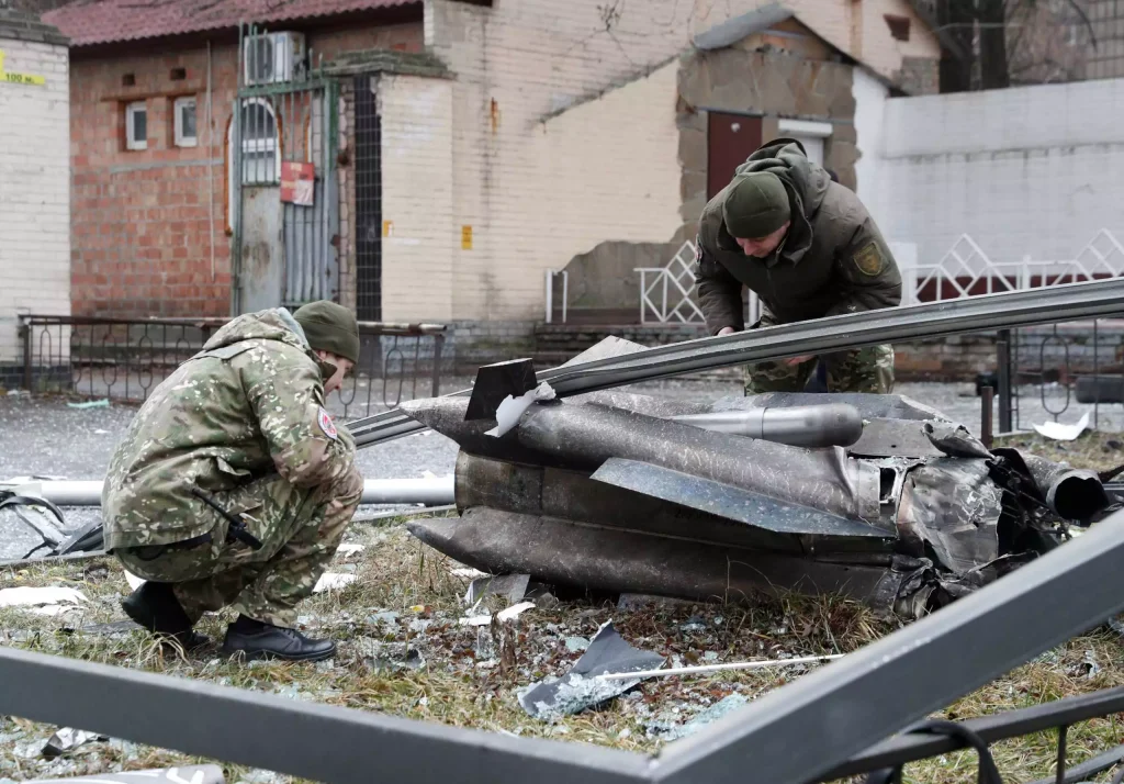 Εισβολή στην Ουκρανία: Η Ρωσία έτοιμη να διαπραγματευτεί με το Κίεβο τους όρους παράδοσης