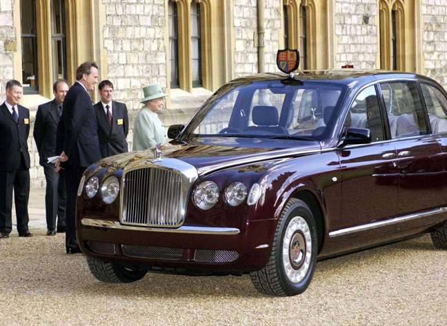 Το αστρονομικό ποσό που κοστίζουν οι δύο ειδικές Bentley της βασίλισσας Ελισάβετ