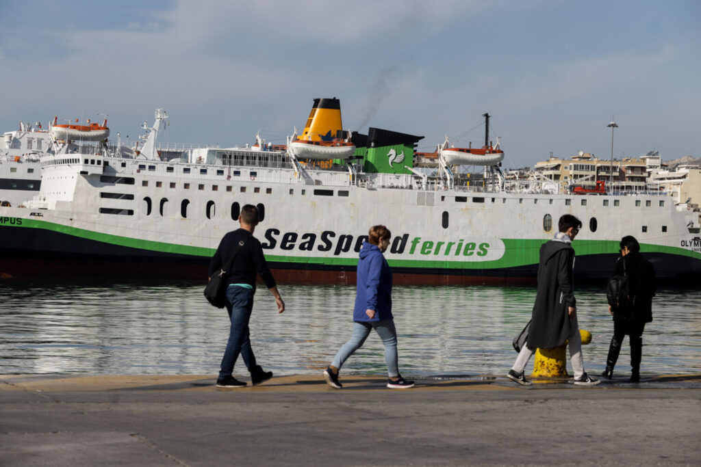 Δεμένα τα πλοία σε όλα τα λιμάνια την Τετάρτη 6 Απριλίου