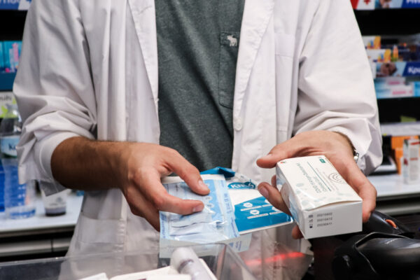 Καρκίνος παχέος εντέρου: Δωρεάν self test για 2,8 εκατομμύρια άνδρες και γυναίκες -Υπεγράφη η ΚΥΑ