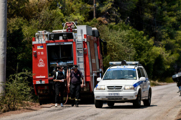 Φωτιά στην Πάρνηθα – Συναγερμός στην Πυροσβεστική