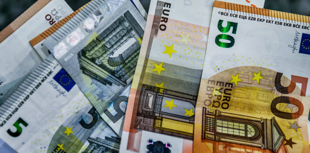 Έκτακτο δώρο Πάσχα έως 300 ευρώ: Ποιοι  θα το πάρουν