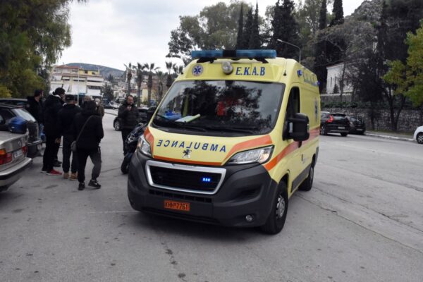 Δύο θανατηφόρα τροχαία με τρείς νεκρούς και τέσσερις τραυματίες σε Αφίδνες και Αθηνών – Κορίνθου – “Το ένα αυτοκίνητο είχ εμπεί μέσα στο άλλο” – Βίντεο