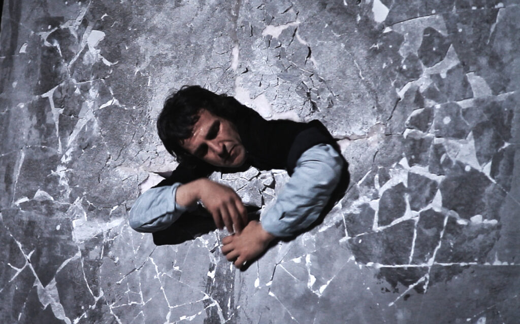“Πίσω από τον Τοίχο” της Νεφέλης Σαρρή για περιορισμένες on demand μεταδόσεις
