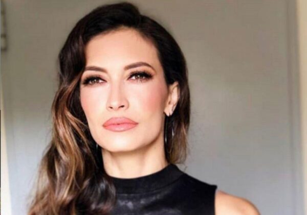 Μάρα Δαρμουσλή: Εντυπωσιακή με μπικίνι 2,5 μήνες μετά τη γέννηση του γιου της