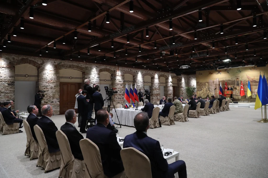 Κων/πολη: Ολοκληρώθηκαν οι συνομιλίες Ρωσίας – Ουκρανίας – Δέσμευση Ρωσίας για περιορισμό των στρατιωτικών επιχειρήσεων